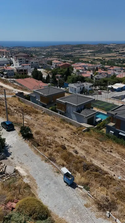 ÇEŞME OVACIKTA 340 M2 VİLLA ARSASI