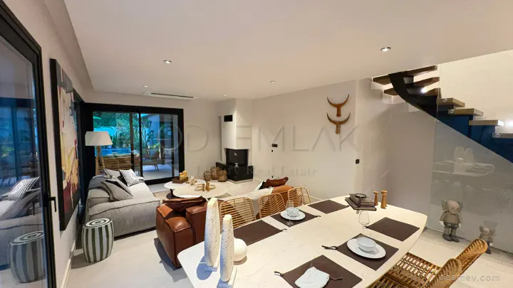 ALAÇATI GÖBENEDE 5+1 LÜKS VİLLA