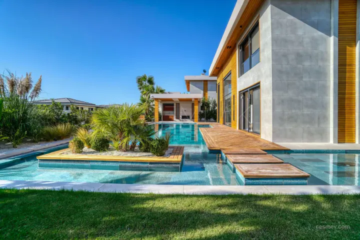 ÇEŞME DALYAN 5+1 LÜKS VİLLA