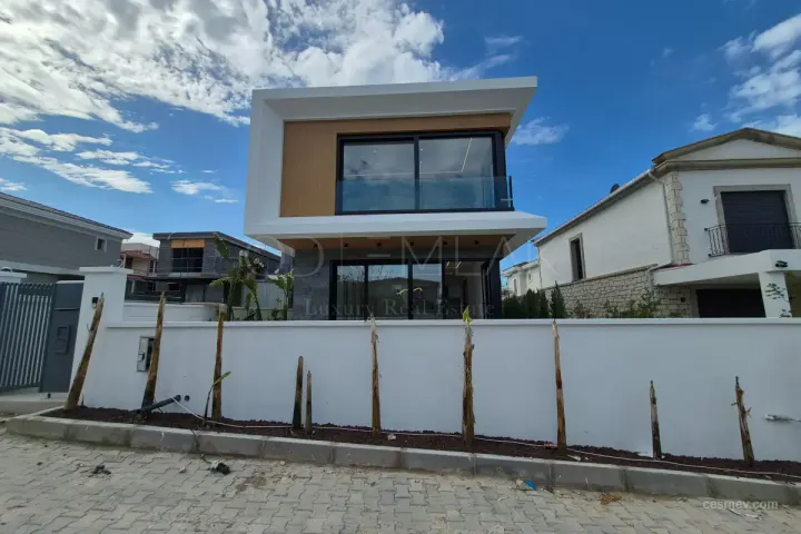 ÇEŞME ŞİFNE 4+1 DENİZ MANZARALI MÜSTAKİL VİLLA
