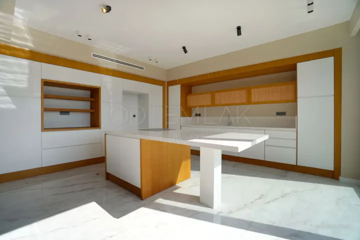 ÇEŞME DALYAN 5+1 LÜKS VİLLA