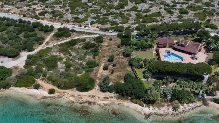 Çeşme Dalyan'da 1000 M2 Denize Tam Sıfır Arsa