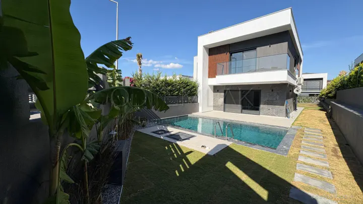 Şifne 3+1 Müstakil Havuzlu Villa