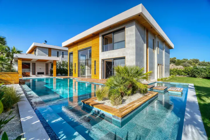 Çeşme Dalyan 5+1 Lüks Villa