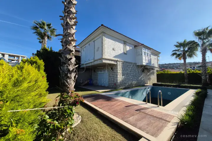 Şifne’de 3+1 Müstakil Havuzlu Villa