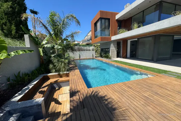 Çeşme Dalyan 6+2 Müstakil Yüzme Havuzlu Villa