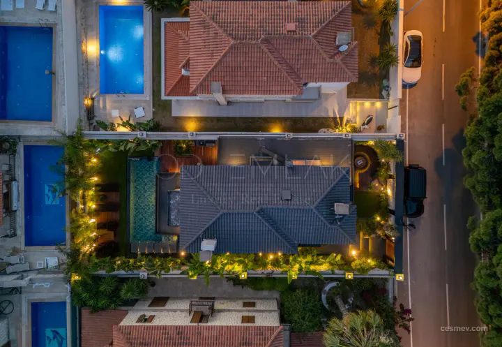 ALAÇATI HACİMEMİŞTE ULTRA LÜKS MÜSTAKİL 3+1  VİLLA