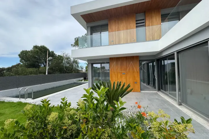 ÇEŞME ILICA DENİZ MANZARALI 5+2 MÜSTAKİL HAVUZLU VİLLA