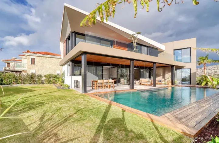 Çeşme 6+2 Lüks Villa