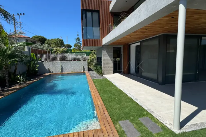 ÇEŞME DALYAN 6+2 MÜSTAKİL YÜZME HAVUZLU VİLLA