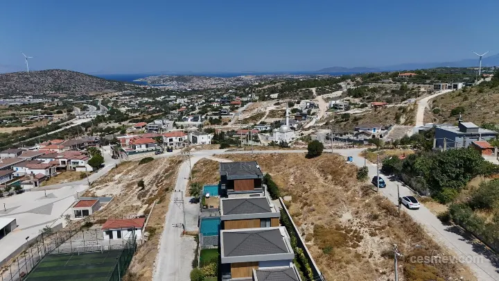 ÇEŞME OVACIKTA 340 M2 VİLLA ARSASI